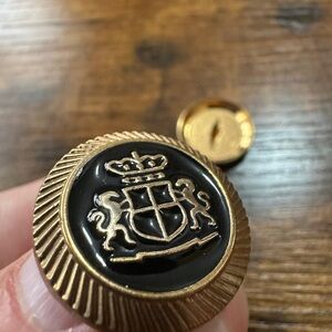 Gucci Vintage Crest Buttons